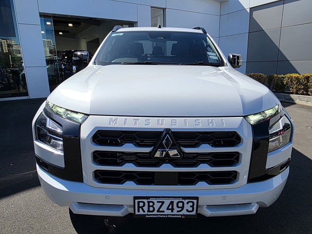 2025 Mitsubishi Triton Dc Vrx 6At 2.4Dt