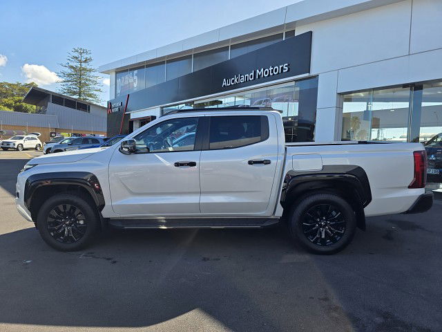 2025 Mitsubishi Triton Dc Vrx 4Wd 6At 2.4Dt