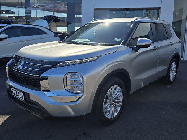 2025 Mitsubishi Outlander Ls 2.5P/Cvt