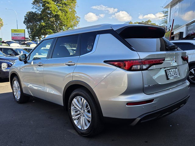 2025 Mitsubishi Outlander Ls 2.5P/Cvt
