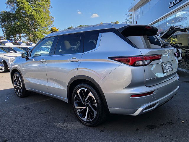 2025 Mitsubishi Outlander Vrx 2.5P/Cvt