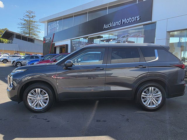 2025 Mitsubishi Outlander Ls 2.5P/Cvt