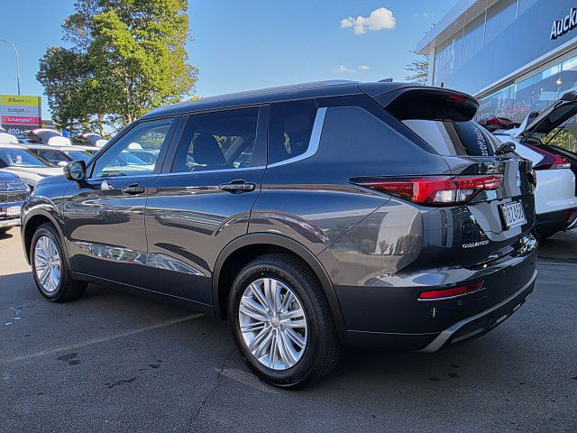 2025 Mitsubishi Outlander Ls 2.5P/Cvt