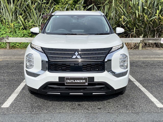 2025 Mitsubishi Outlander LS 4WD - PRE-REG SALE