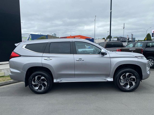 2025 Mitsubishi Pajero Sport 2.4D VRX 4WD 8AT