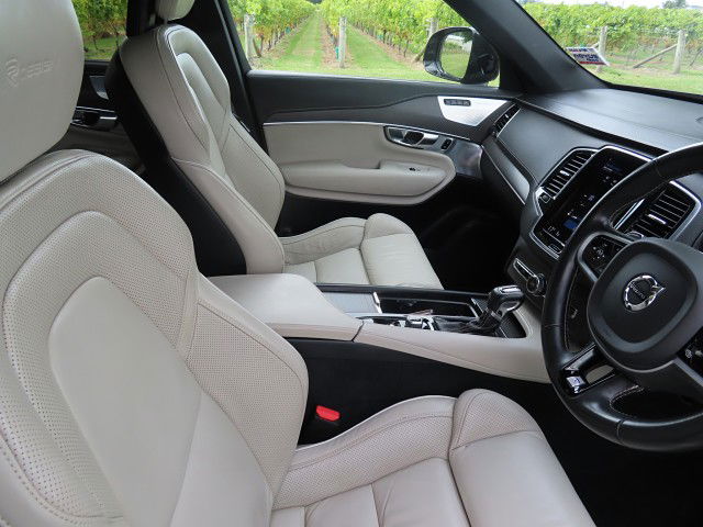 2020 Volvo XC90 T6 AWD R-Design