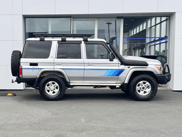 2022 Toyota Land Cruiser LX 4.5D 4WD