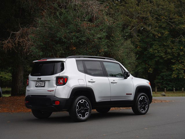 2017 Jeep Renegade Trailhawk 2.4P 4WD 9A