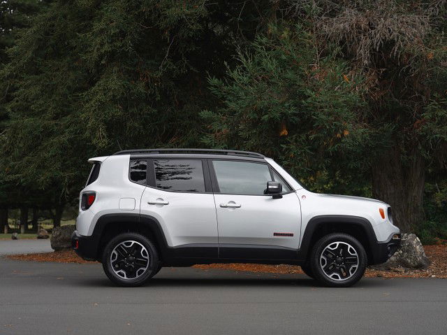 2017 Jeep Renegade Trailhawk 2.4P 4WD 9A