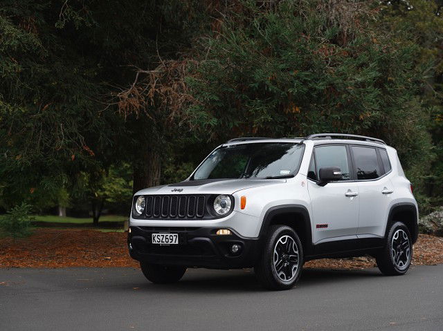2017 Jeep Renegade Trailhawk 2.4P 4WD 9A