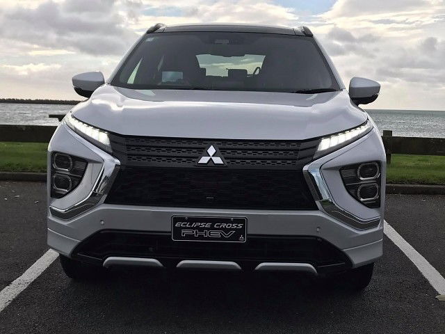 2024 Mitsubishi Eclipse Cross PHEV VRX 4WD