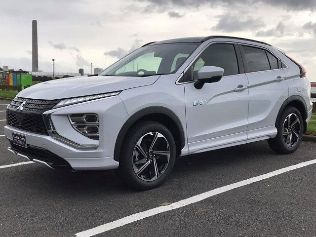 2024 Mitsubishi Eclipse Cross PHEV VRX 4WD