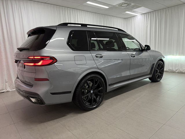 2025 BMW X7 22EN xDrive40d