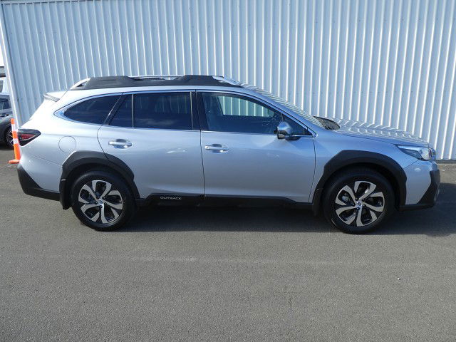 2022 Subaru Outback Touring 2.5