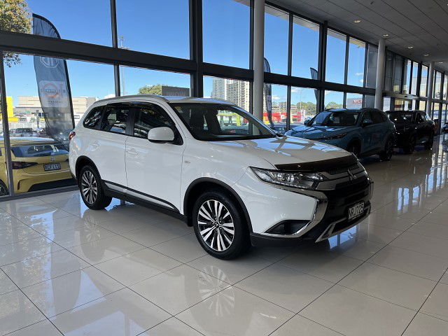 2021 Mitsubishi Outlander Ls 2.4P/Cvt