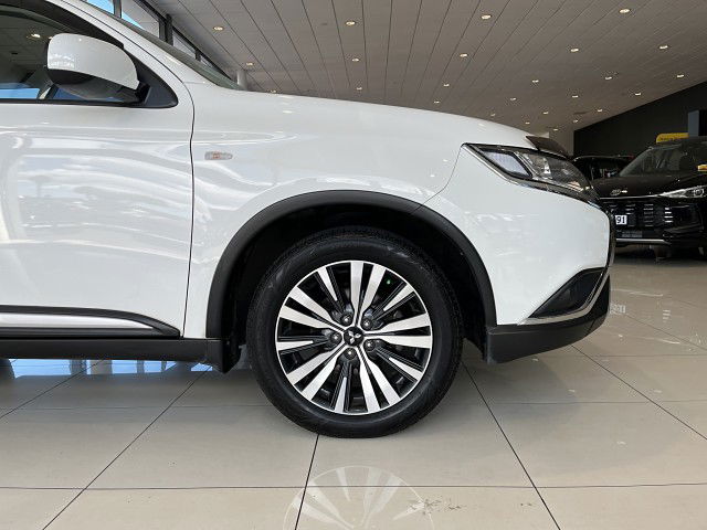 2021 Mitsubishi Outlander Ls 2.4P/Cvt