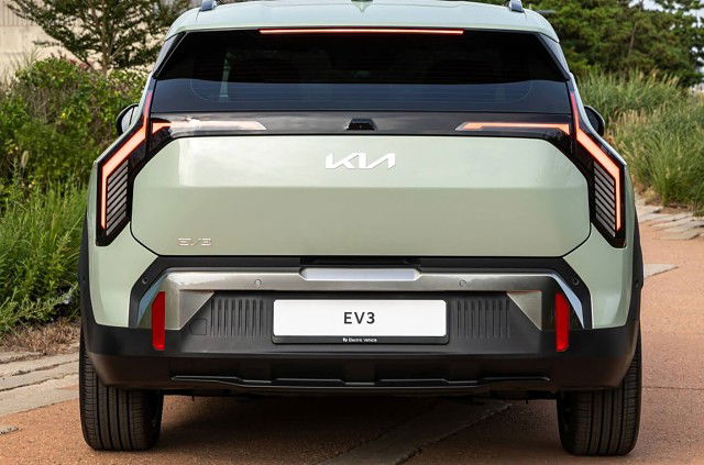 2025 Kia EV3 LIGHT 2WD STANDARD RANGE (58.3kWh)