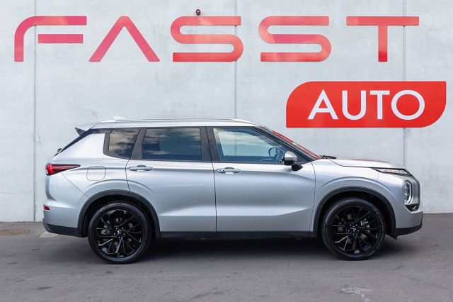 2023 Mitsubishi Outlander XLS 2.5P/CVT