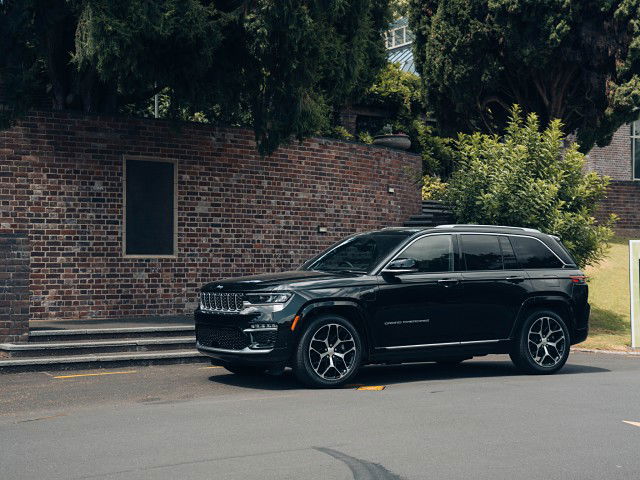 2025 Jeep Grand Cherokee Summit 4XE