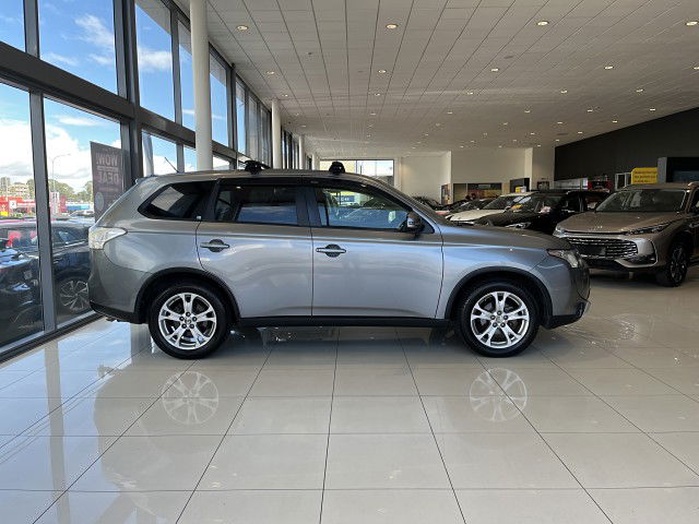 2015 Mitsubishi Outlander 2.0P