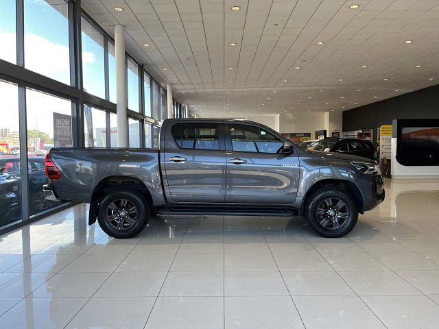 2022 Toyota Hilux Sr5 Td Dc 2.8Dt