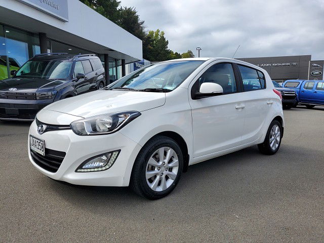 2015 Hyundai i20 PB GLS 1.4 Auto NZ New