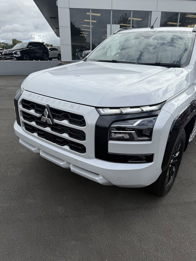 2025 Mitsubishi Triton DC WS 2.4D VRX 4WD 6AT