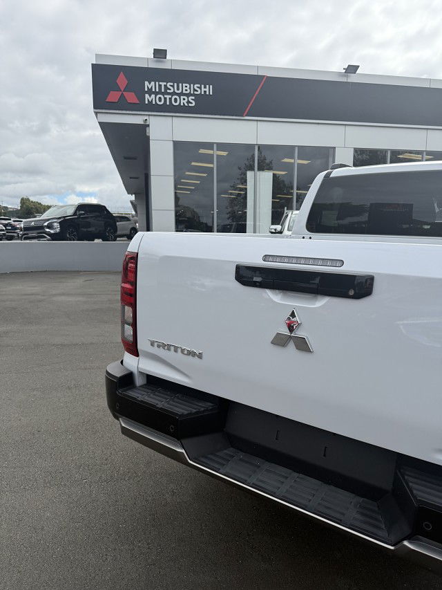 2025 Mitsubishi Triton DC WS 2.4D VRX 4WD 6AT
