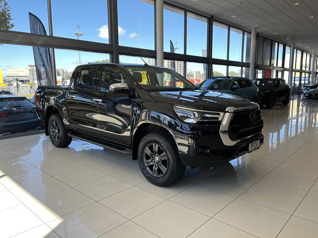 2022 Toyota Hilux Sr5 Td Dc 2.8Dt