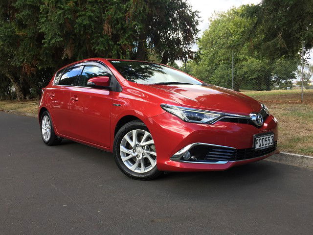 2016 Toyota Auris HYBRID