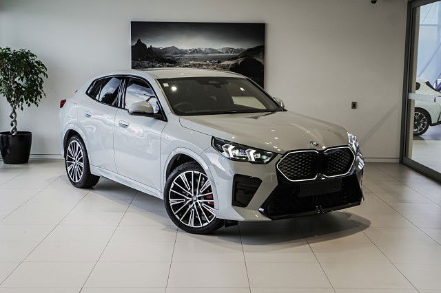 2025 BMW iX2 eDrive20 M Sport Pro
