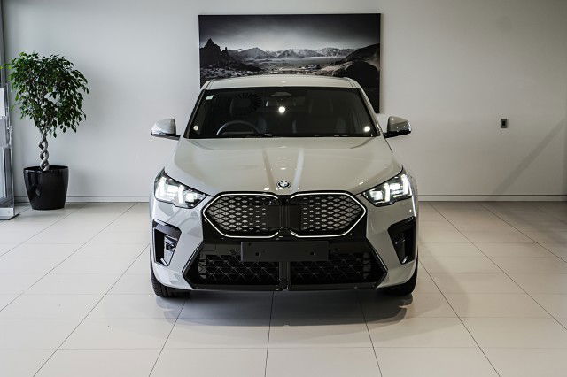 2025 BMW iX2 eDrive20 M Sport Pro