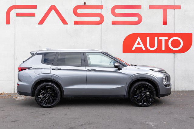 2023 Mitsubishi Outlander XLS 2.5P/CVT