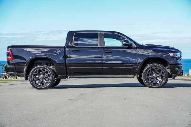 2023 RAM 1500 Limited Rb Night 5.7