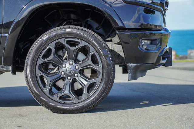 2023 RAM 1500 Limited Rb Night 5.7