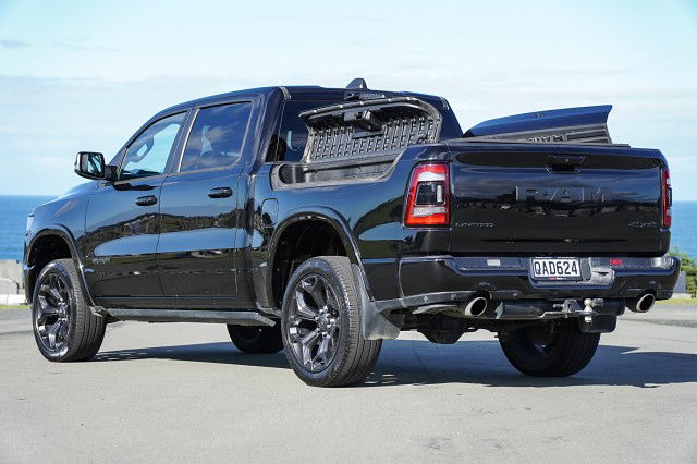 2023 RAM 1500 Limited Rb Night 5.7