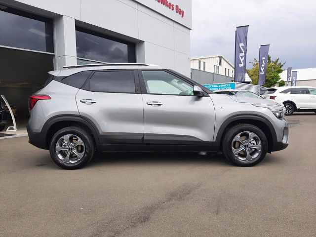 2025 Kia Seltos LX 2.0P