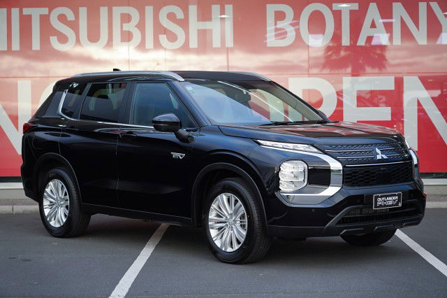 2025 Mitsubishi Outlander LS PHEV 4WD SUV - UP TO 84KM RANGE