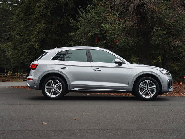 2022 Audi Q5 40 TDi Q 150KW S-Line 7A 2.0D
