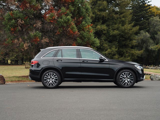 2022 Mercedes-Benz GLC 200 2.0P  9AT