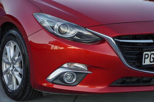2015 Mazda Axela hybrid sedan