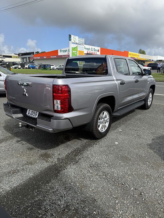 2024 Mitsubishi Triton GLX 4WD DC 6AT 2.4DT