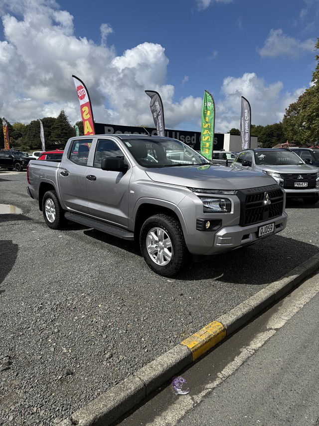 2024 Mitsubishi Triton GLX 4WD DC 6AT 2.4DT