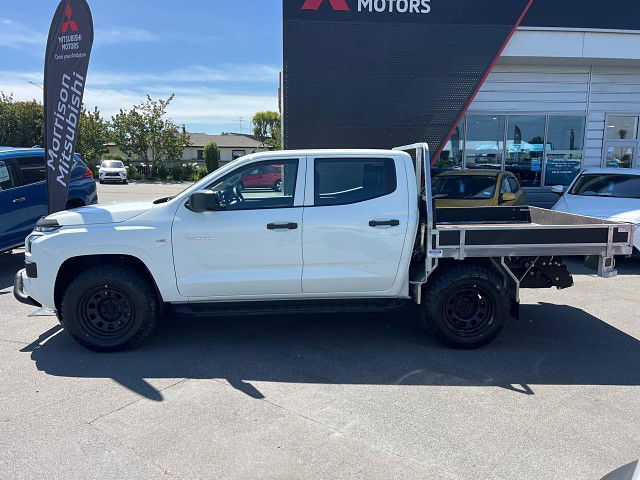 2024 Mitsubishi Triton DC CH 2.4D GLX 4WD 6AT