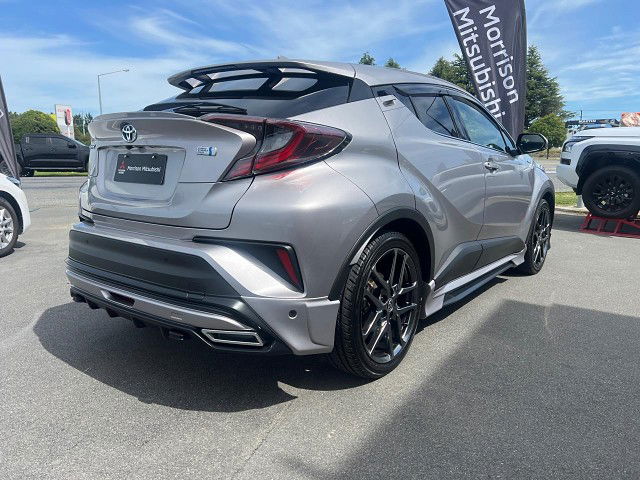 2017 Toyota C-HRG