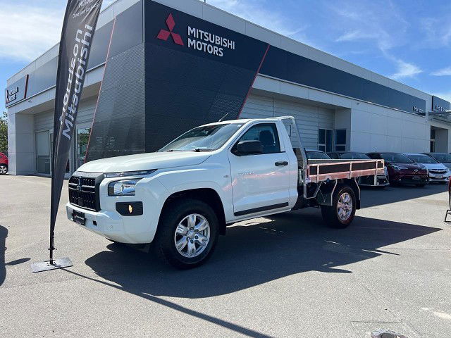 2025 Mitsubishi Triton SC CH 2.4D GLX 4WD 6AT