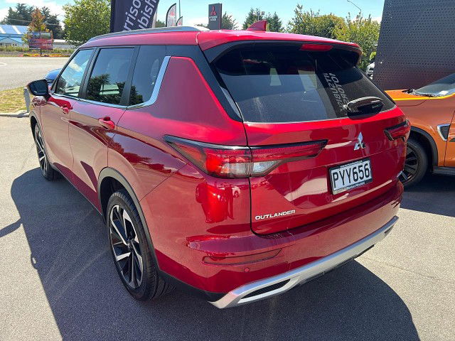 2023 Mitsubishi Outlander XLS 2.5P/CVT