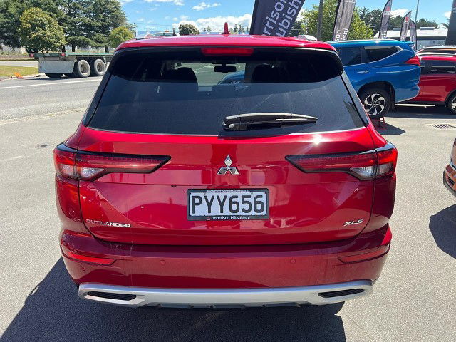 2023 Mitsubishi Outlander XLS 2.5P/CVT