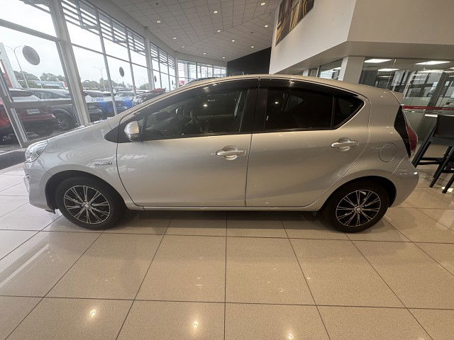 2017 Toyota Aqua Hybrid 1496cc