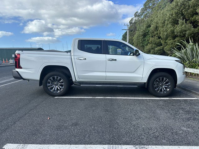 2024 Mitsubishi Triton GLXR 4WD